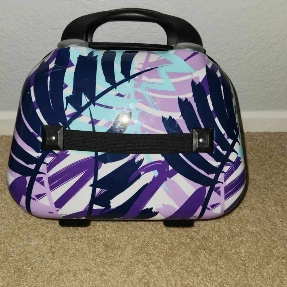 World Traveler Seasons Hardside Beauty Bag